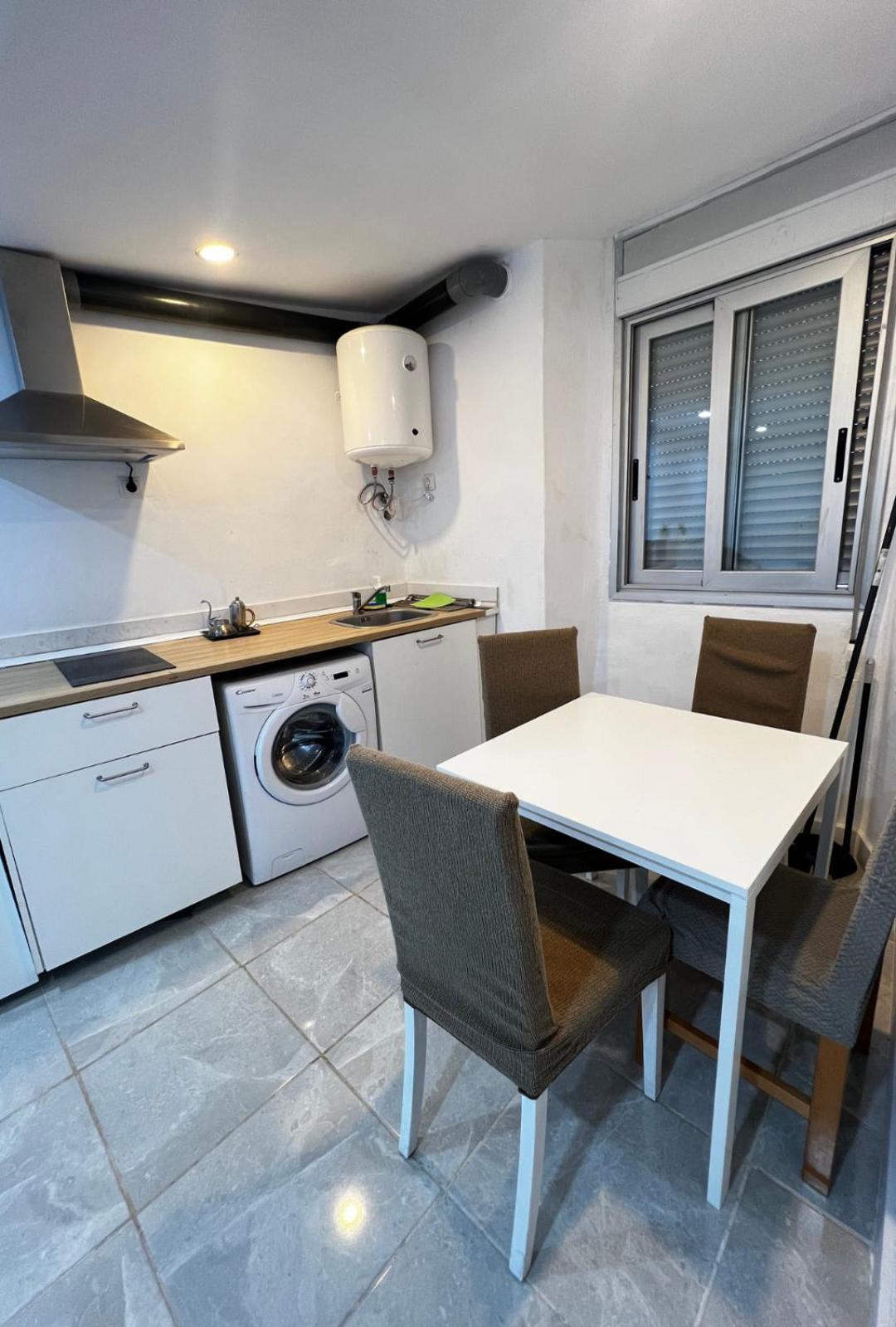 Апартаменти Apartamento Centrico Economico En Berga P1 Екстер'єр фото